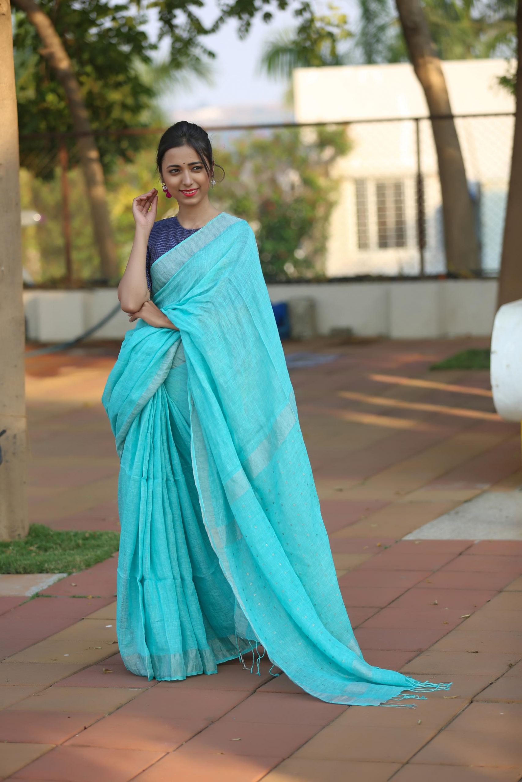 Blue Shade Handwoven Linen Saree | Contrast border | KIHUMS Saree – kihums  clothing